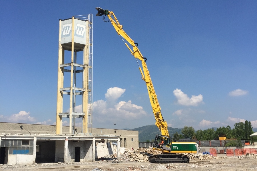 DEMOLIZIONE EDIFICI INDUSTRIALI EX MARMI MECCA