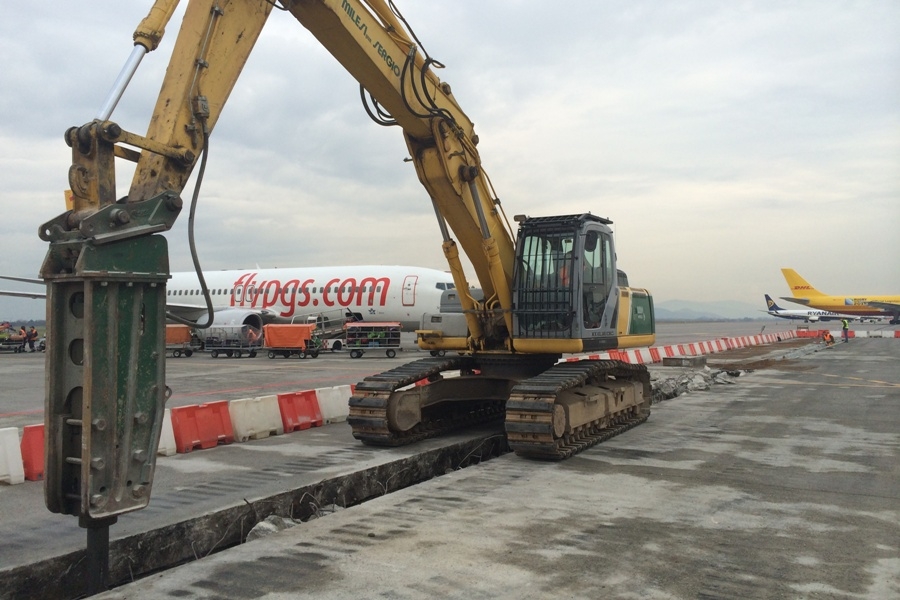 DEMOLIZIONE FOGNOLO PIAZZALE SUD AEROPORTO DI ORIO AL SERIO BG